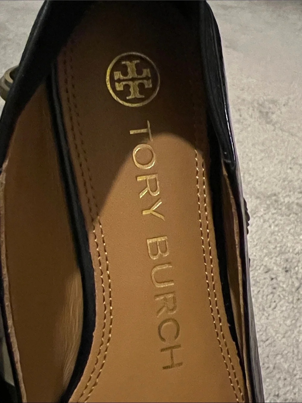 Tory Burch Black Leather Bow Loafers with Gold Emblem Size 5M